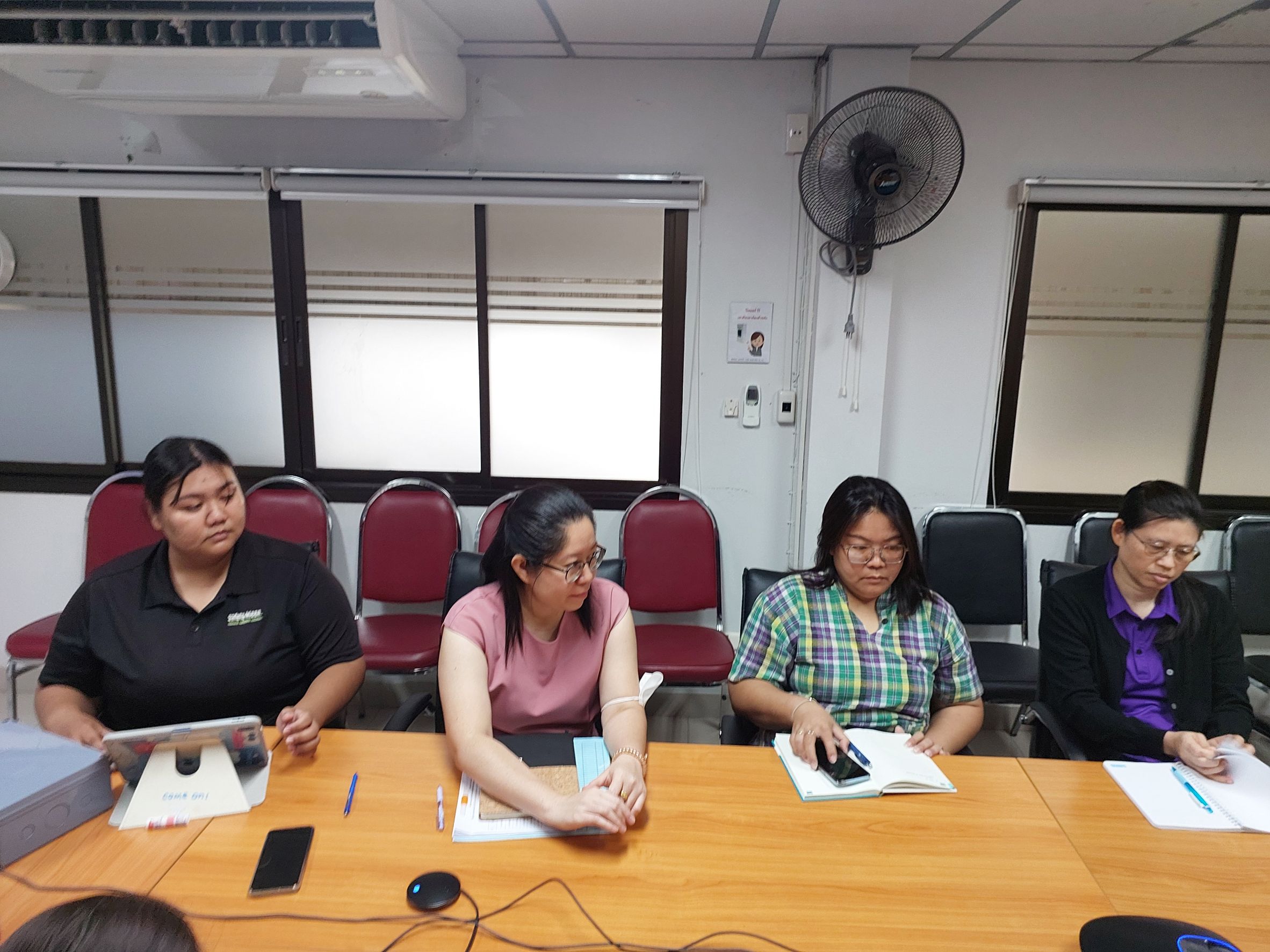 ประชุมซักซ้อมวิธีปฏิบัติในการนำส่งเงินผ่านระบบการรับชำระเงินอิเล็กทรอนิกส์
(e-Payment) กลาง กรมปศุสัตว์ (กรณีส่งคืนเงินยืม และส่งเงินสมทบ)
วันที่ 9 กันยายน 2568
ณ ห้องประชุมกองคลัง ตึกอุศุภราช ชั้น 2