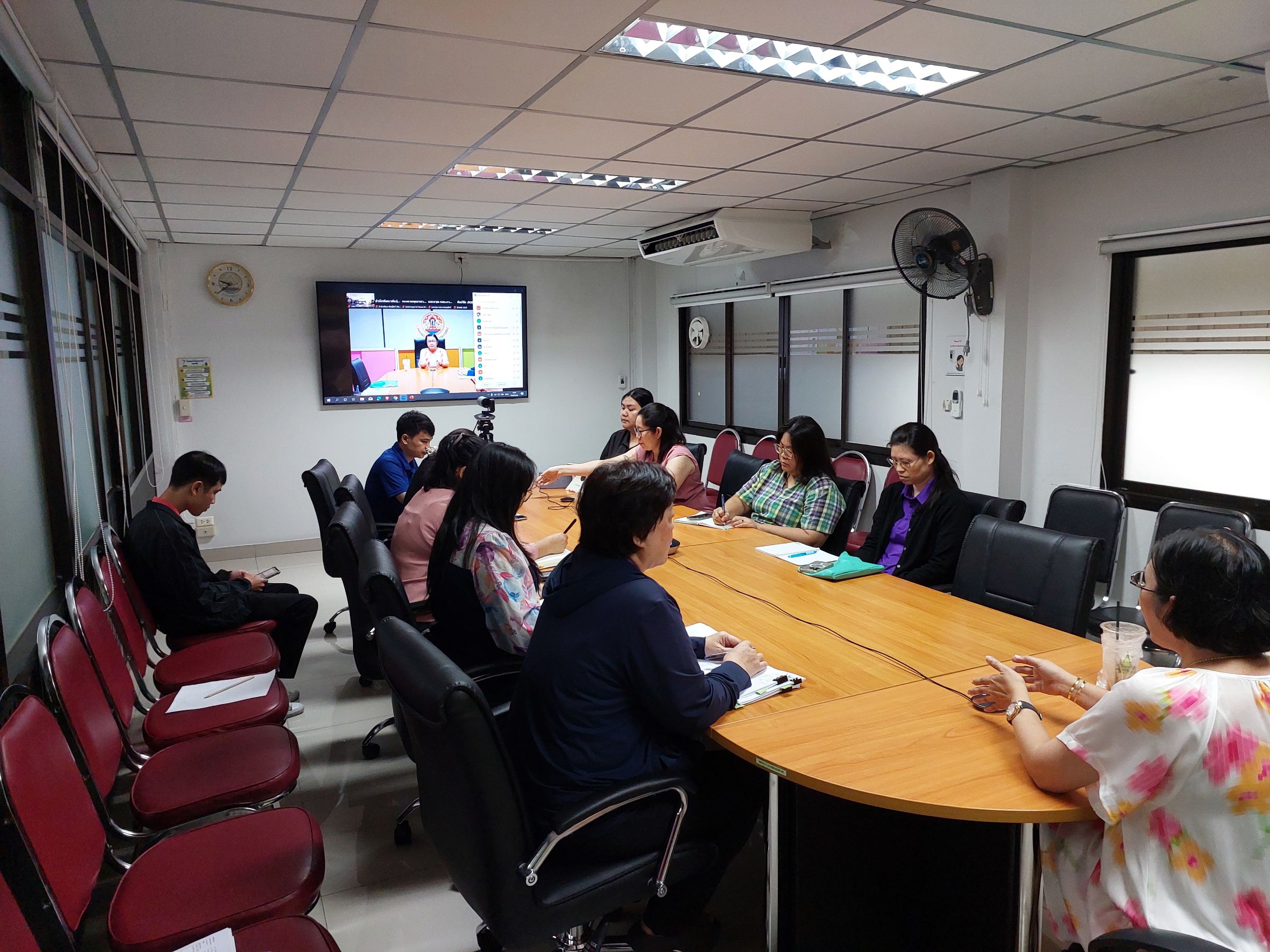 ประชุมซักซ้อมวิธีปฏิบัติในการนำส่งเงินผ่านระบบการรับชำระเงินอิเล็กทรอนิกส์
(e-Payment) กลาง กรมปศุสัตว์ (กรณีส่งคืนเงินยืม และส่งเงินสมทบ)
วันที่ 9 กันยายน 2568
ณ ห้องประชุมกองคลัง ตึกอุศุภราช ชั้น 2