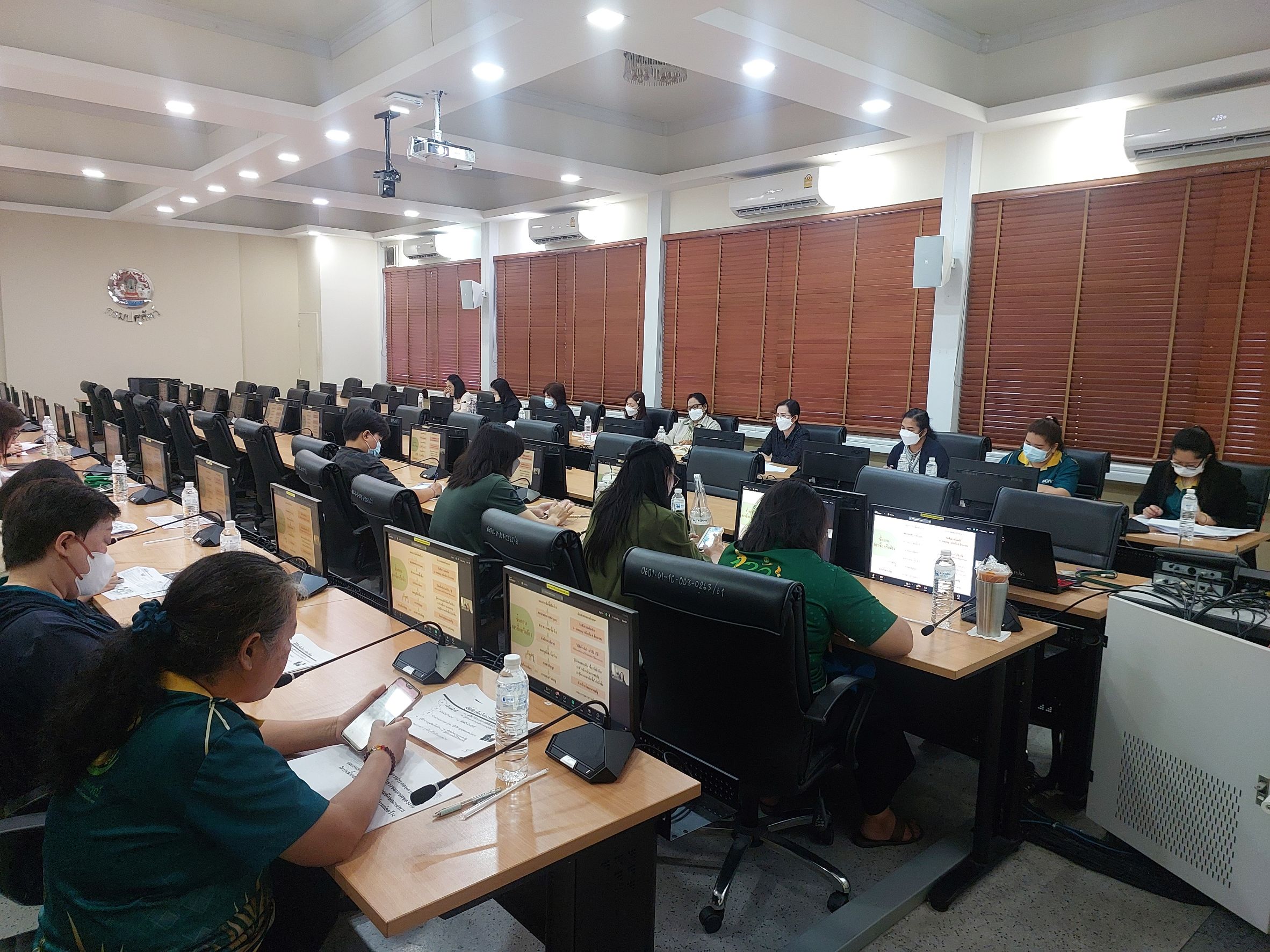 กองคลัง เข้าร่วมการอบรม หลักสูตร "จัดซื้อจัดจ้างอย่างไรให้ปลอดภัยและได้ผล"  ผ่านระบบ zoom meeting ออนไลน์ 
วันพุธที่ 14 พฤษภาคม 2568 