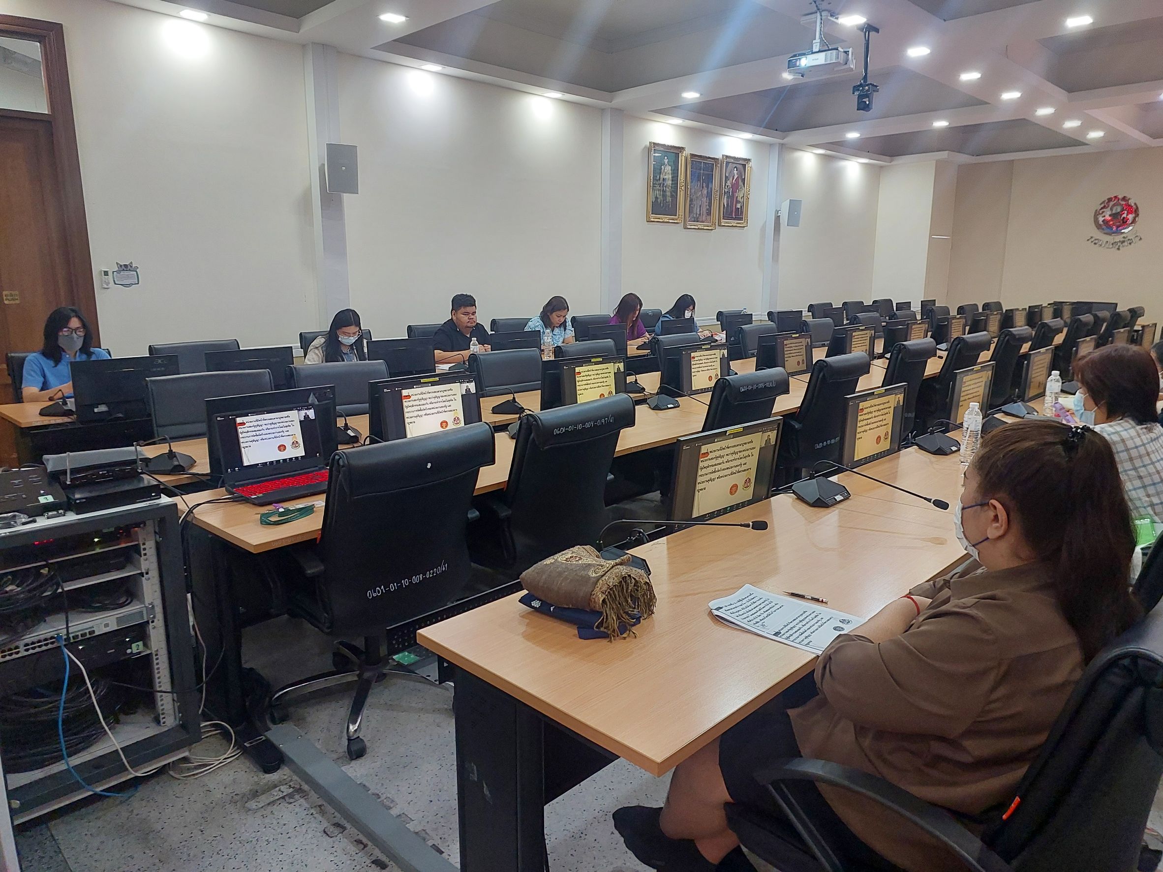 กองคลัง เข้าร่วมการอบรม หลักสูตร "จัดซื้อจัดจ้างอย่างไรให้ปลอดภัยและได้ผล"  ผ่านระบบ zoom meeting ออนไลน์ 
วันพุธที่ 14 พฤษภาคม 2568 